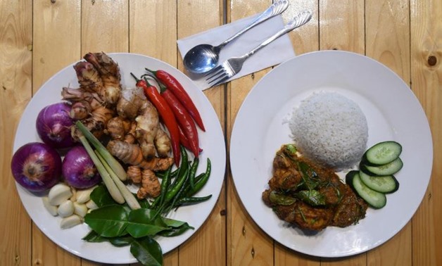طبق ريندانج الدجاج يثير  نقاشا حيويا في جنوب شرق اسيا