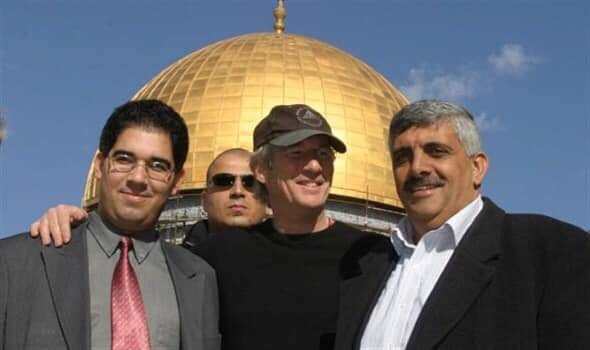 أبوالياسين ونجوم بـ هوليود يستنكرون الإفتراء العدائي والتشهير الإسرائيلي على المجتمع المدني