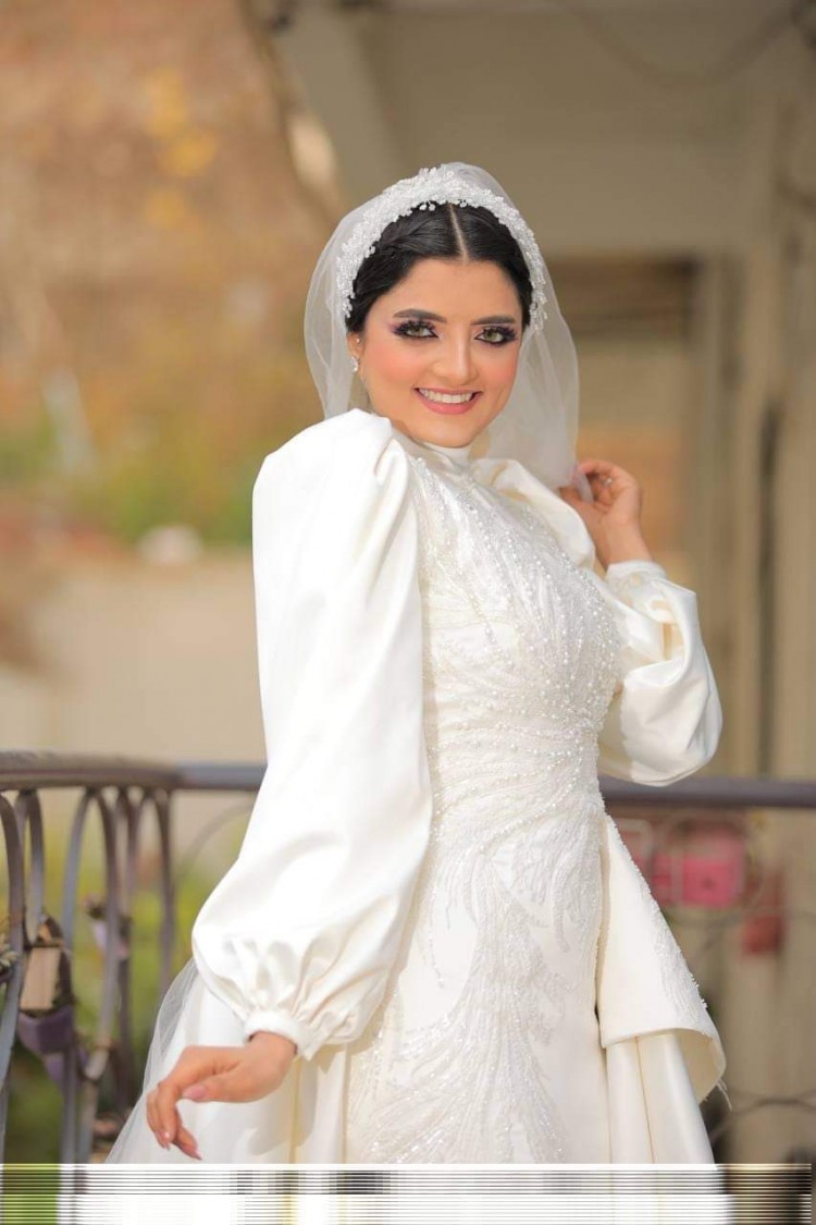 أحمد العجمي يكشف أحدث صيحات فساتين الزفاف