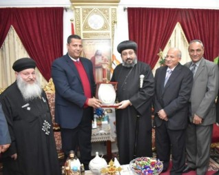 وفد فوسفات مصر يقدم التهنئة لكنسية السيدة العذراء بالخارجة بمناسبة عيد الميلاد