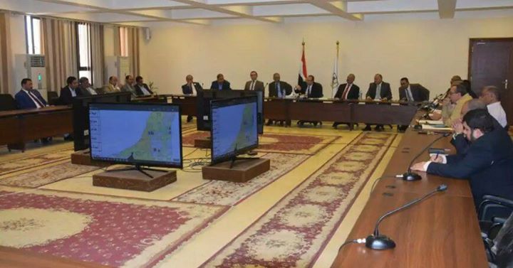 محافظ بني سويف يناقش مع لجنة تفتيش القمح الترتيبات والتجهيزات النهائية لإستقبال الموسم الجديد 2017