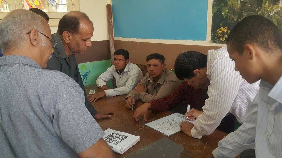 ورشه فنيه لذوي الاحتياجات الخاصه بمدرسه الامل بالكوثر ثقافة سوهاج