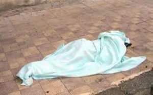 مصرع طالب صعقة عمود إنارة بجوار منزلة ببني سويف...