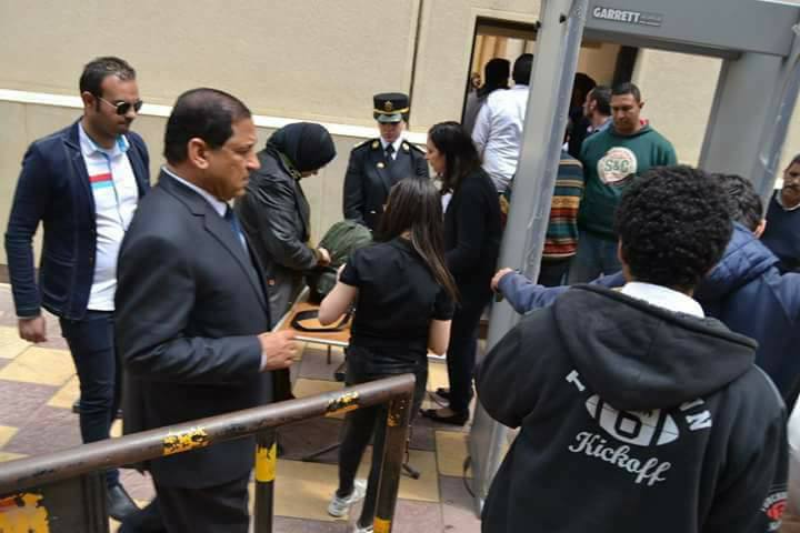 بالصور| محافظ الغربية يتفقد الحاله الأمنية لبعض كنائس طنطا