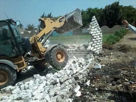 إزالة 53 حالة تعدي علي الأرض الزراعية بالمنيا