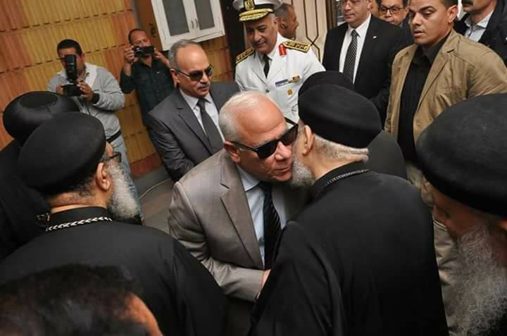 محافظ بورسعيد يزور عدد من الكنائس بمناسبة عيد القيامة المجيد