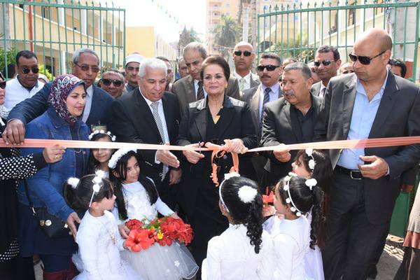 بالصور.. محافظ البحيرة تفتتح المعرض السنوي لمنتجات التعليم الفني