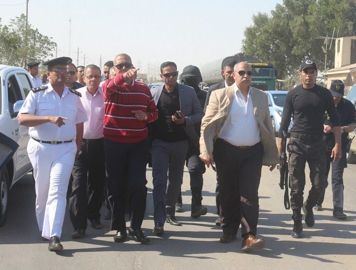 بالصور .. محافظ السويس ومدير الامن يتفقدان مرفق الاسعاف والأكمنة علي طريق السخنة