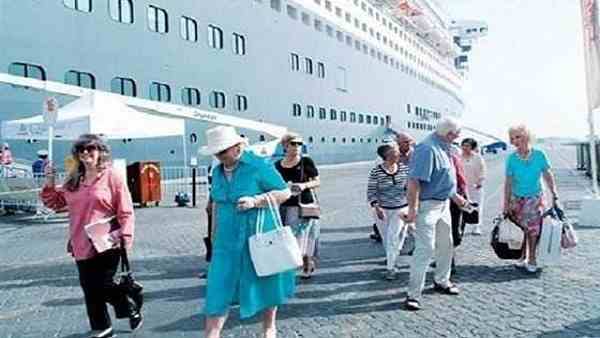 وصول 547 سائح من جنسيات مختلفة لميناء شرم الشيخ 