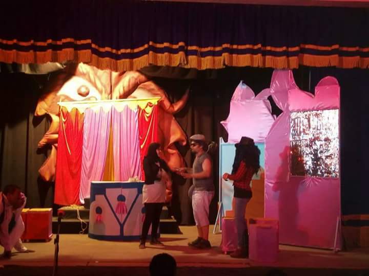 بالصور .عركة سندي بشندي مستمر بالفشن لمدة أسبوع وسط جمهور كبير