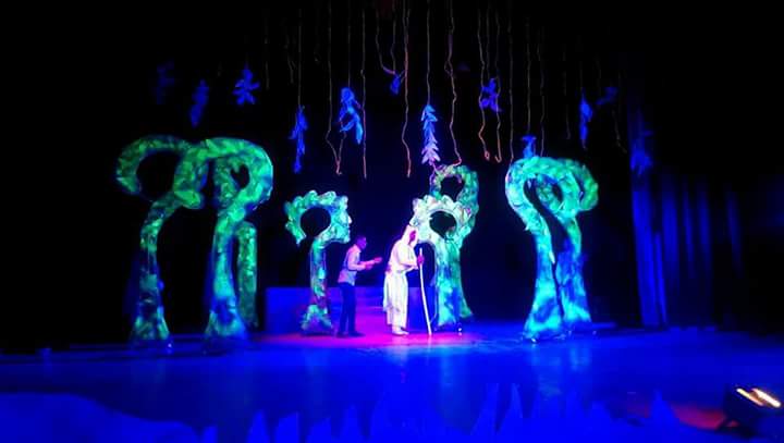 رفعت ستار  العرض المسرحي ” اجيوس ” على مسرح قصر ثقافة أسيوط