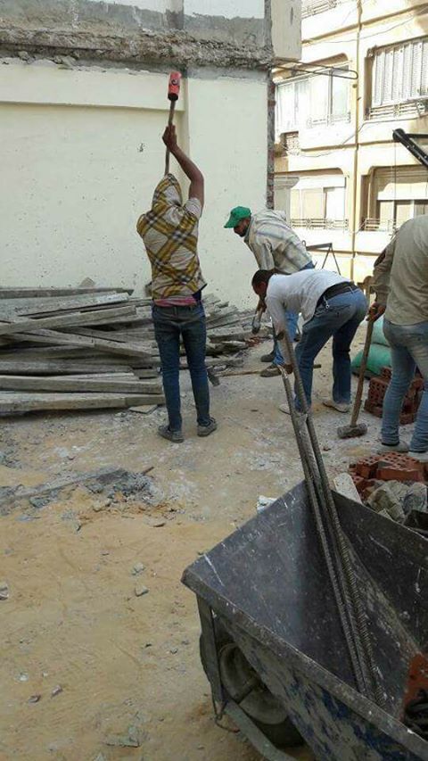 إزالة عقارين بدون ترخيص بشرق الاسكندرية