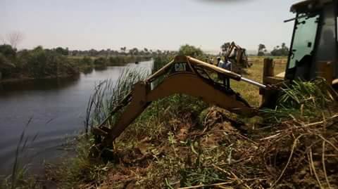 إزالة التعديات على نهر النيل بجنوب المنيا