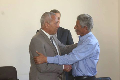 بالصور ”حامد” يكرم رئيس العمال بديوان محافظة السويس لبلوغة سن التقاعد