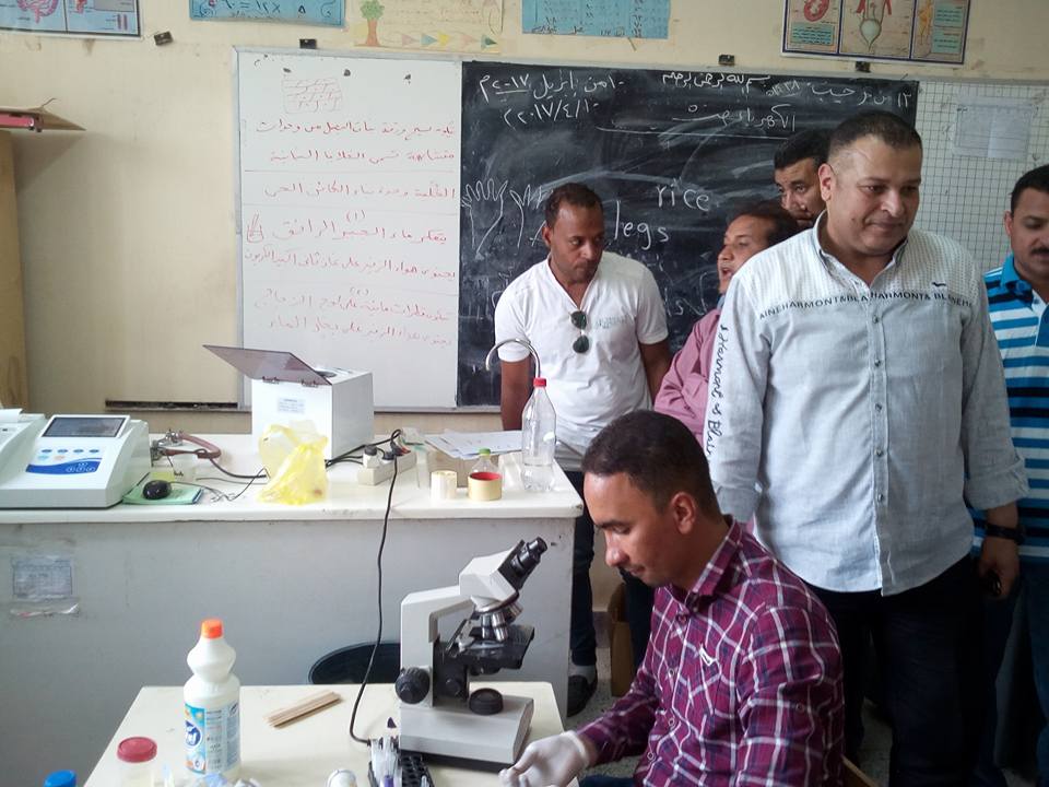 بالصور ..  قافلة طبية بقرى العركى بفرشوط شمال قنا