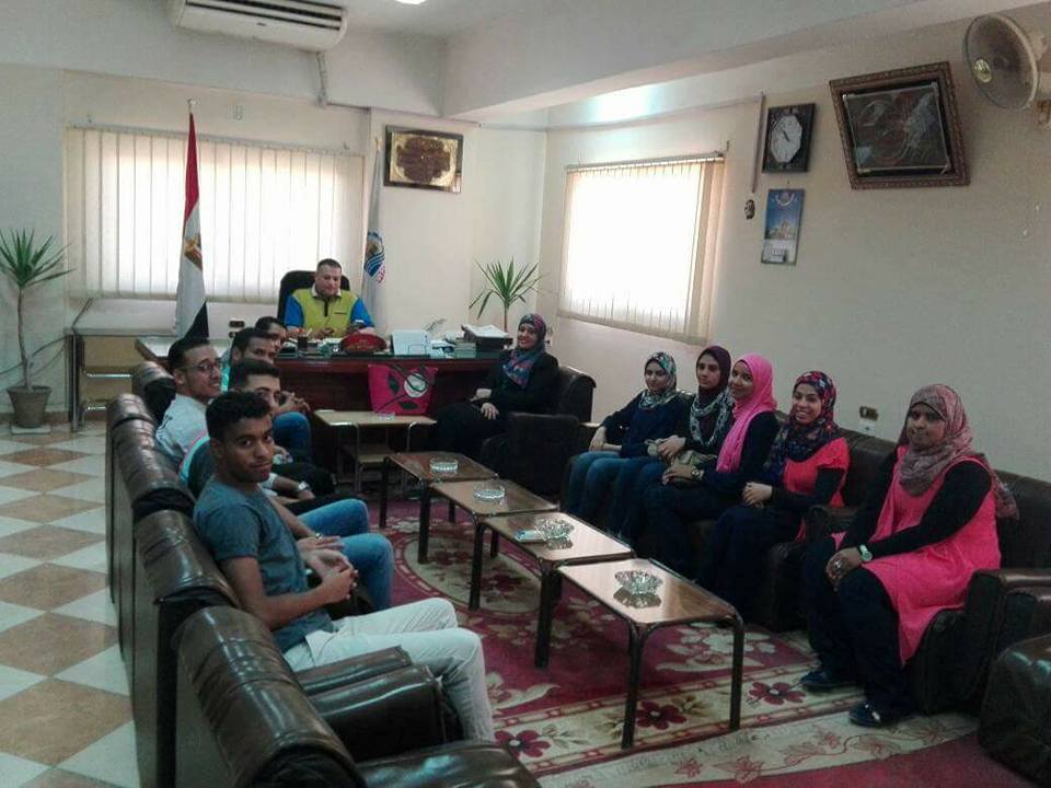 قافلة جامعة جنوب الوادى: لتوزيع الملابس على الاسر التى تستحق الدعم ”  بقرية القبيبة ” بفرشوط