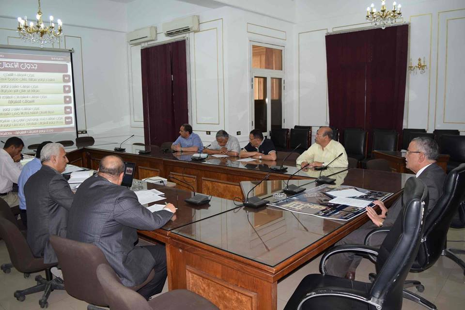 بالصور .. ”  البديوى ” يتابع مشروع تطوير ”منطقة أبو هلال ” جنوب المدينة