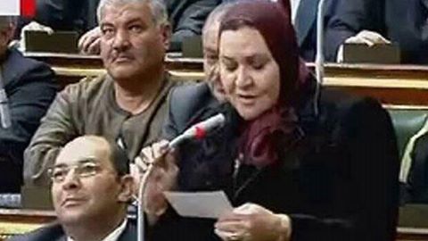 النائبة عبلة الهوارى ترفض مقترح قانون يطالب الأطباء وهيئة التمريض بالإختيار بين العمل الحكومى و الخاص