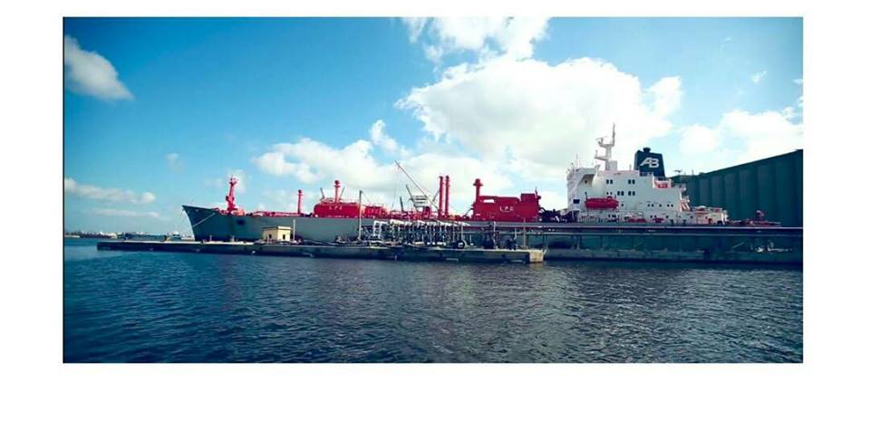 ميناء الإسكندرية يستقبل شحنة زيت طعام قادمة من روسيا والأرجنتين استعدادا لرمضان