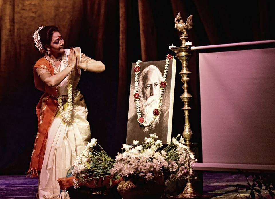 زوجه السفير الهندي ترقص من اجل طاغور 