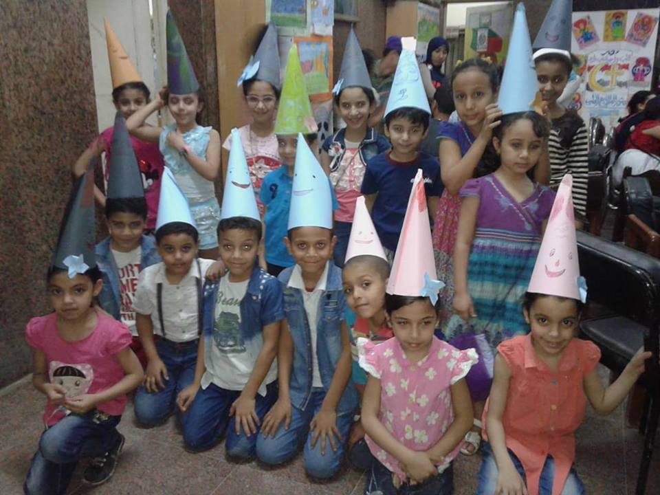 ورشة اشغال فنية بورق الكانسون والالوان بقصر احمد بهاء الدين للطفل