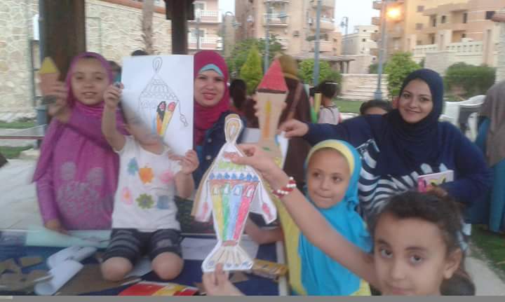 لجنة التنمية المجتمعية و التثقيف بالشيخ زايد تحتفل بقدوم شهر رمضان بورشة فنية بعنوان رمضان جانا