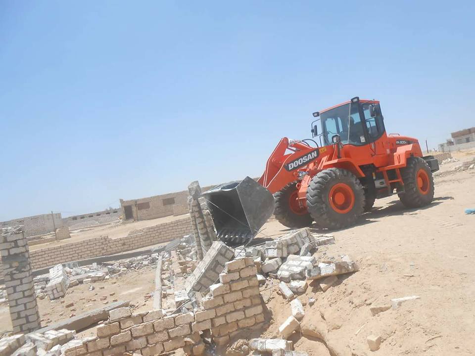 إزالة تعديات على مساحة 50428 متر من اراضي أملاك الدولة  بعزبة خورشيد