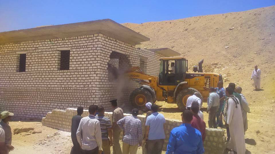 حملة مكبرة لإزالة عدد 39حالة تعدٍ على مساحة 3989 متر املاك دولة بالحيبة بالفشن ببني سويف