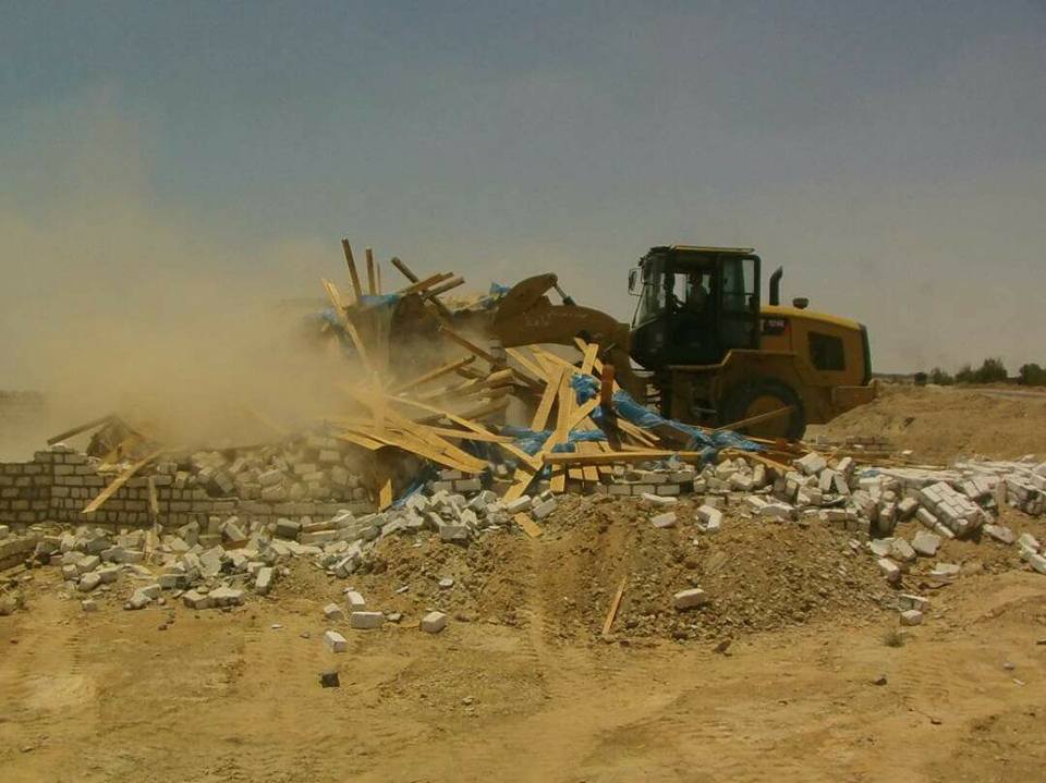 بالصور.. إزالة 39 حالة تعدي على أراضي الدولة ببني سويف
