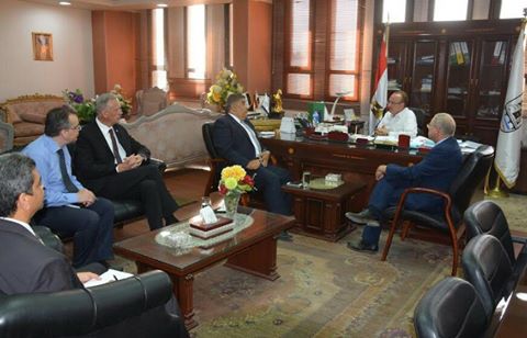 محافظ بني سويف يدرس خطوات تنفيذ مبادرة شركة ”غبور أوتو” لتطوير التعليم الفني