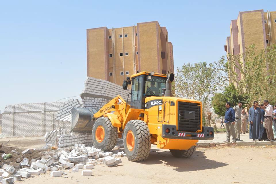 تحرير وازالة 150 مخالفة اشغالات بحي غرب أسيوط 