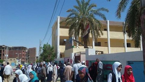 بدء ماراثون البوكليت وطلاب الوادي الجديد يشتكون من طول الإمتحان