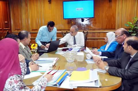 محافظ القليوبية يلتقي مع مساعد رئيس هيئة الاستثمار  لدفع عجلة الاستثمار