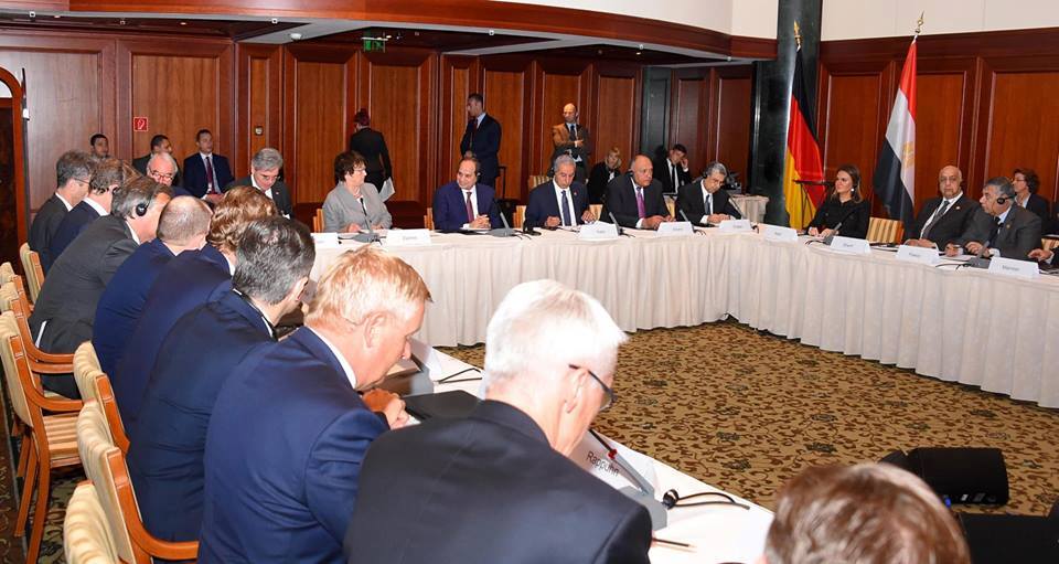 ”السيسي” يلتقى ووزيرة الاقتصاد الألمانية.. ويلقى كلمة في قمة مجموعة العشرين للشراكة مع أفريقيا