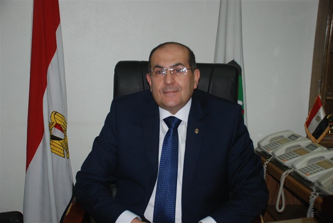 ”عبد المنعم” يؤكد علي استمرار حملات النظافة والتجميل بنطاق المحافظة