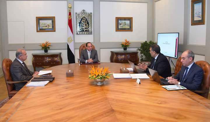 ”السيسي” يجتمع مع رئيس الوزراء ووزير قطاع الأعمال