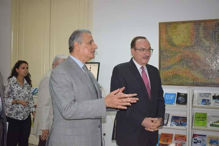 بالصور ..محافظ بنى سويف يزور مكتبة مصر العامة بالدقى
