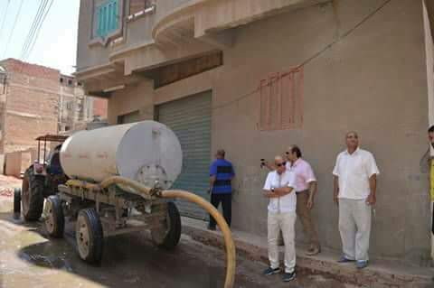 رئيس مدينة المحلة يستجيب لمعاناة أهالى عياش وشبراملكان بعد الغرق فى مياه الصرف