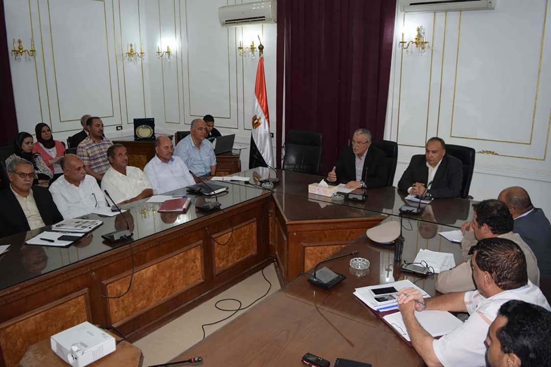 محافظ المنيا يكلف رؤساء الوحدات المحلية بالاهتمام بالنظافة العامة