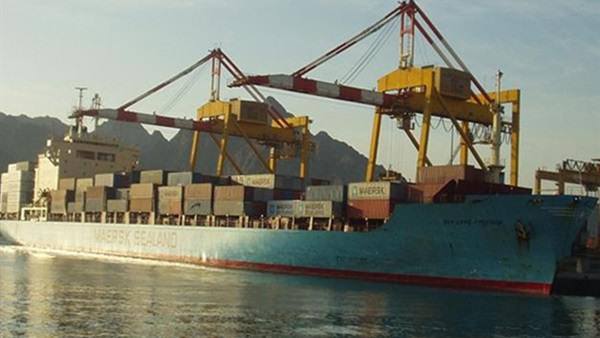 وصول 242 طن طرود ومعدات لميناء سفاجا.. قادمة من اسبانيا