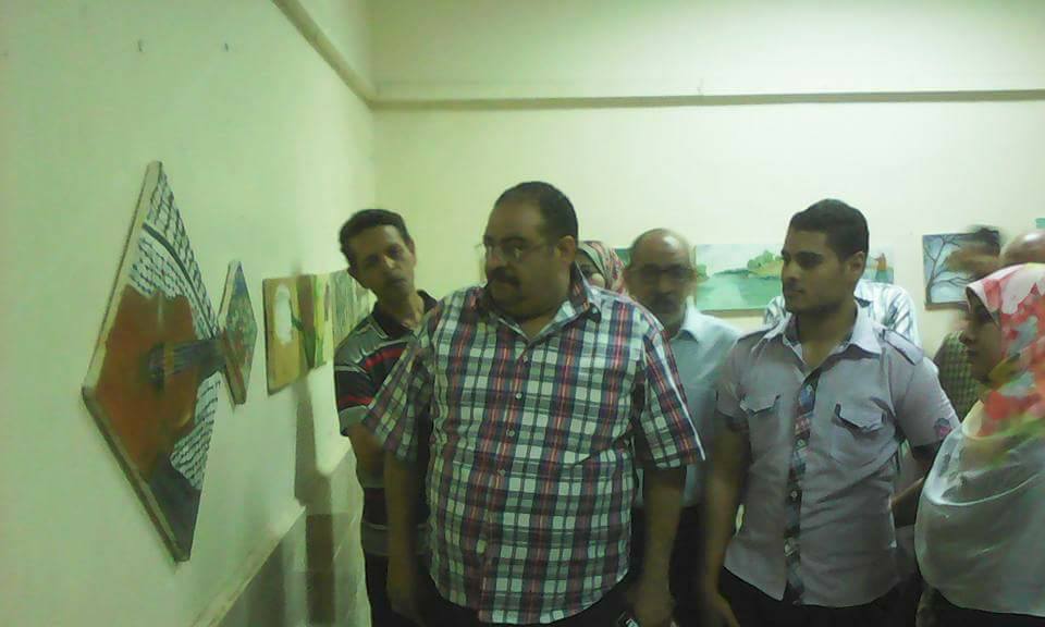 مكاوي يفتتح معرض لمسات للفن التشكيلي بمنفلوط - اسيوط