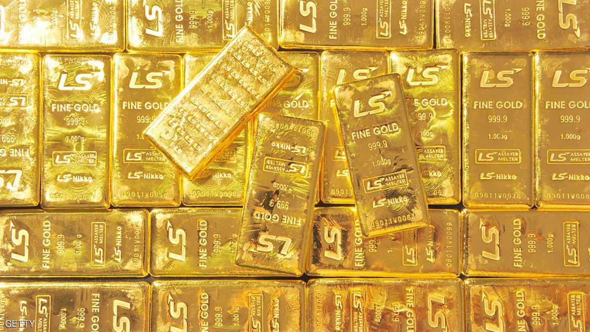 انخفاض أسعار الذهب واحدا في المئة إلى أدنى مستوياتها في نحو ستة أسابيع
