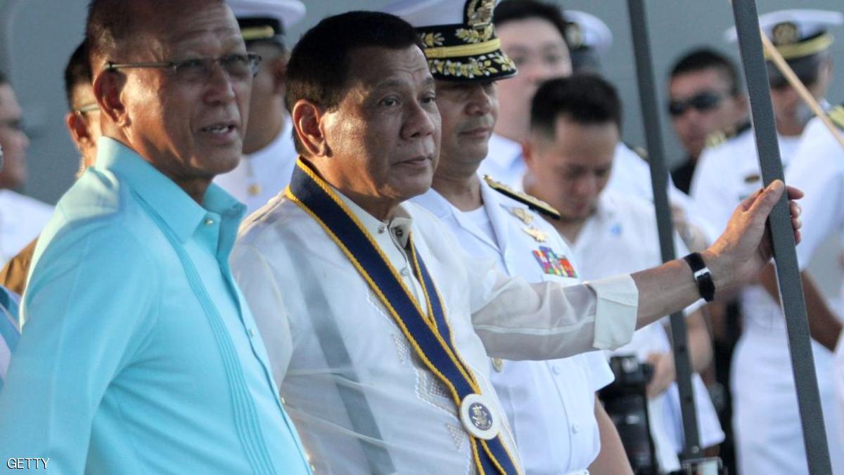 الرئيس الفلبينى  على قيد الحياه