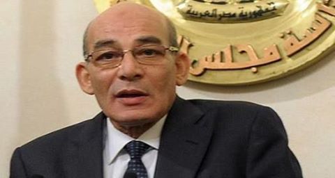 ”البنا” يغادر القاهرة متجهاً الى روما للمشاركة في مؤتمر وزراء الزراعة للإتحادين الأوروبي والأفريقي
