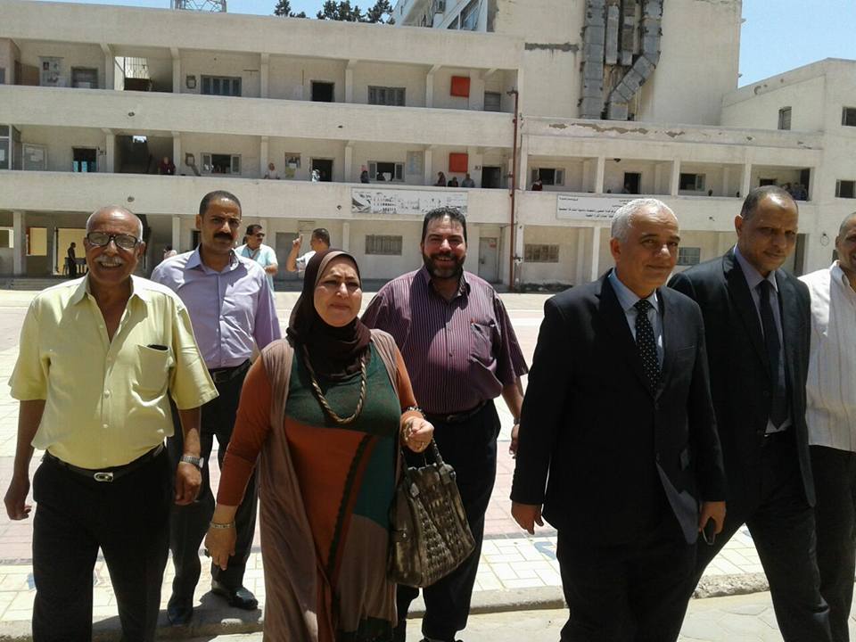 حجازي ... يتفقد أعمال تقدير الدرجات امتحان الثانوية العامة بالإسكندرية
