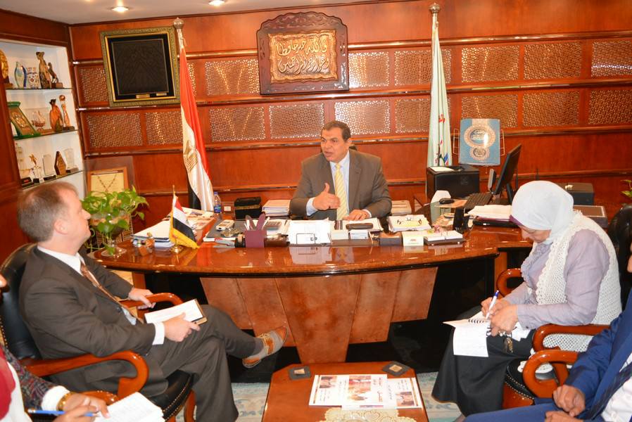 بالصور.. ”سعفان” : لجنة مشتركة مع ”العمل الدولية” بالقاهرة لدفع المشروعات المشتركة خلال جدول زمني