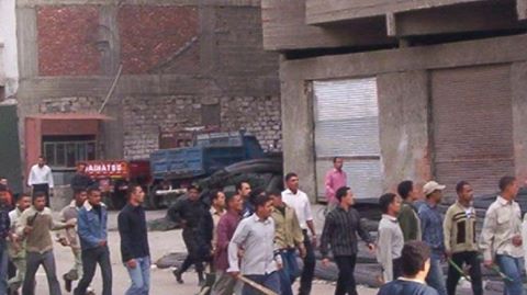 اشتباكات دامية بالاسلحة النارية بين عائلتين في المنوفيه