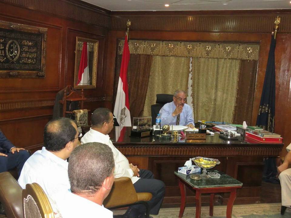 بالصور.. مدير أمن بنى سويف فى إجتماع موسع مع التجار لعدم تحريك الأسعار.. بنى سويف /اسامه سليمان عقد مساعد وزير الداخلية مدير أمن