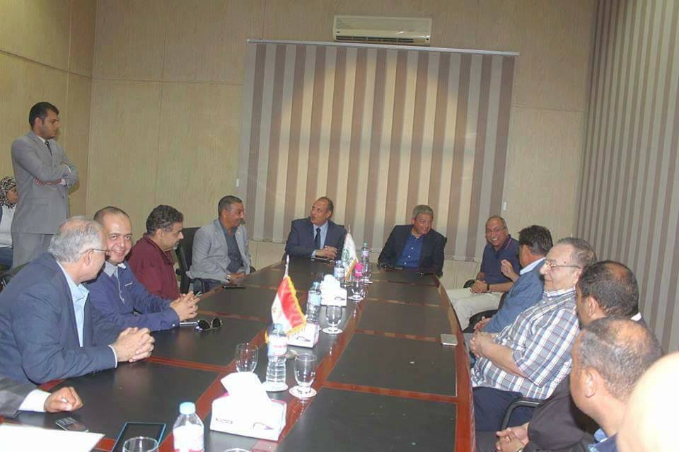 وزير الشباب والرياضة يناقش أوضاع أندية الإسكندرية 