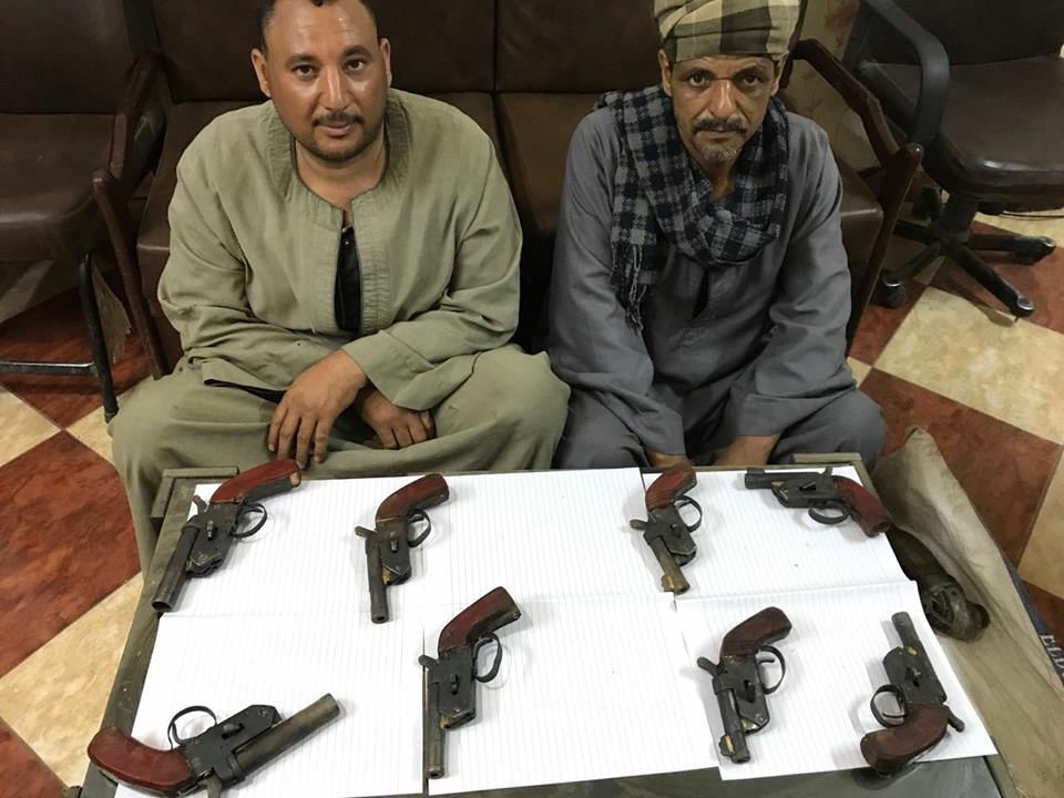 احمد صلاح يتمكن من القبض على تشكيل عصابى للاتجار بالاسلحه 